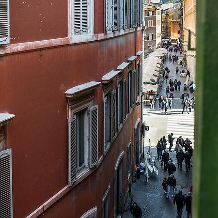 Trevi & Pantheon Luxury Rooms Рим Екстер'єр фото