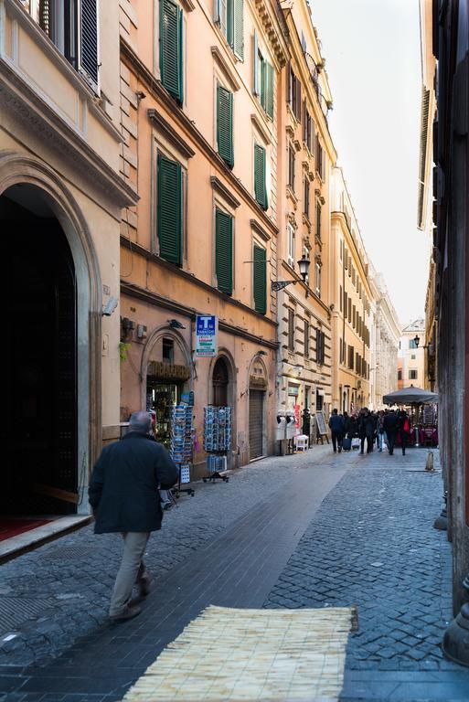 Trevi & Pantheon Luxury Rooms Рим Екстер'єр фото