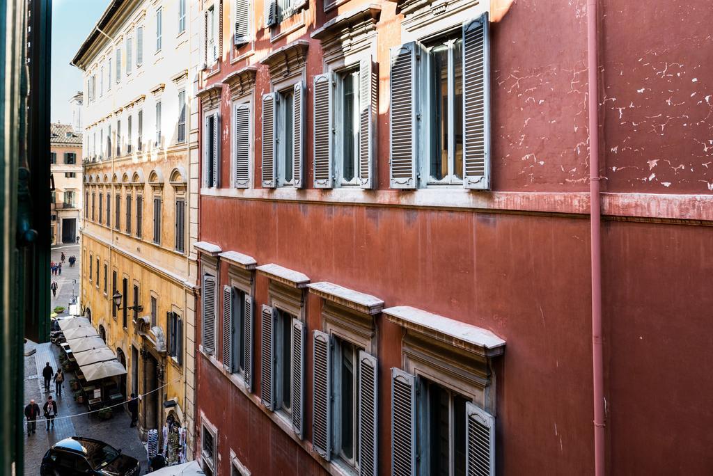 Trevi & Pantheon Luxury Rooms Рим Екстер'єр фото